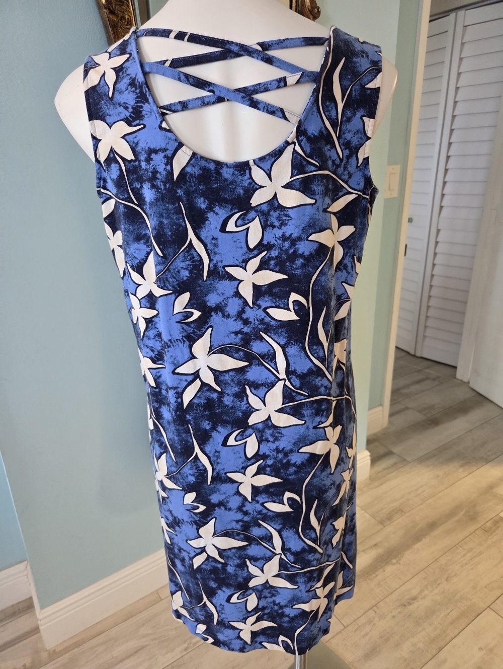 D&co Beach Blue Hawaiian Dress - Picture 2 of 5
